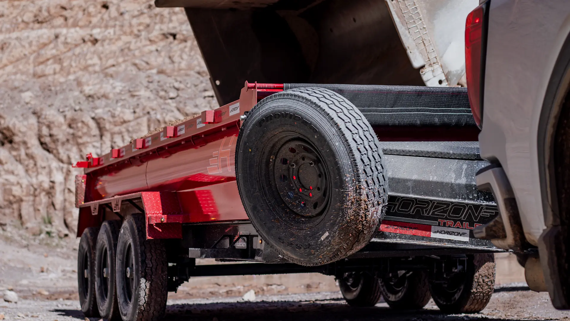 horizon trailers img